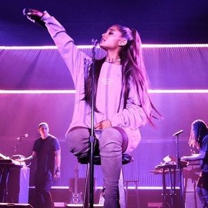 champion half zip grey